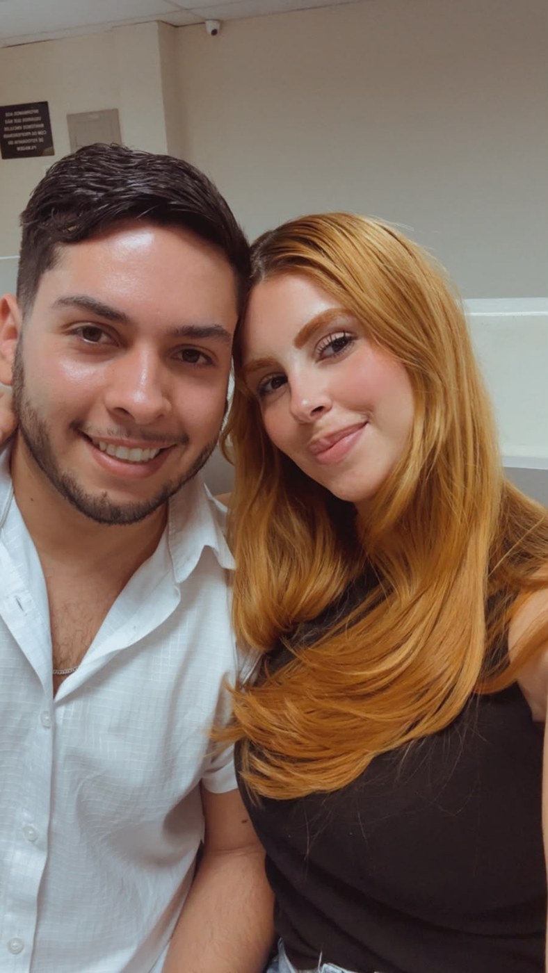 Paula e Guilherme>
      </div>
      <div class=